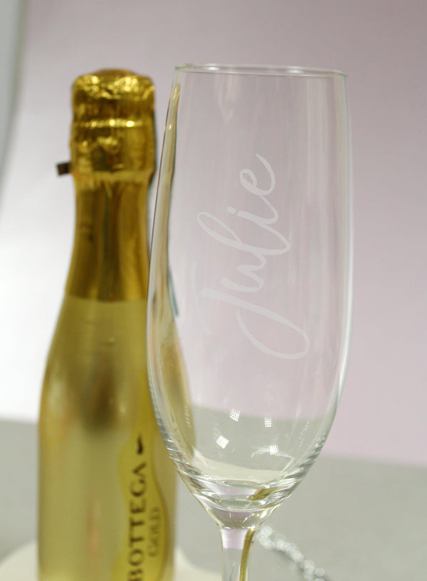 200ml Gold Bottega & Flute Set Close Up Picture Of Glass